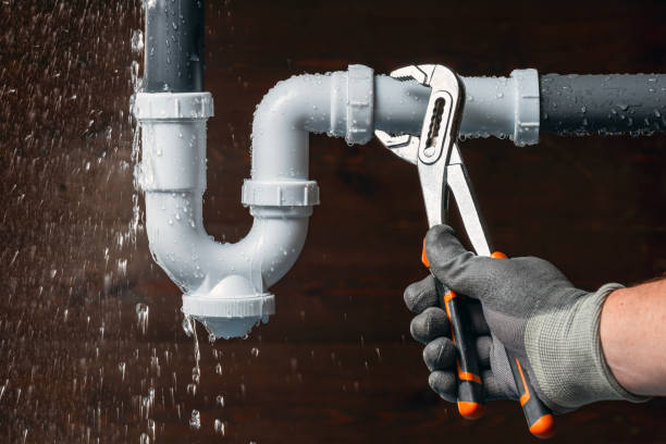 Professional Drain Cleaning technician working in Dupo, IL